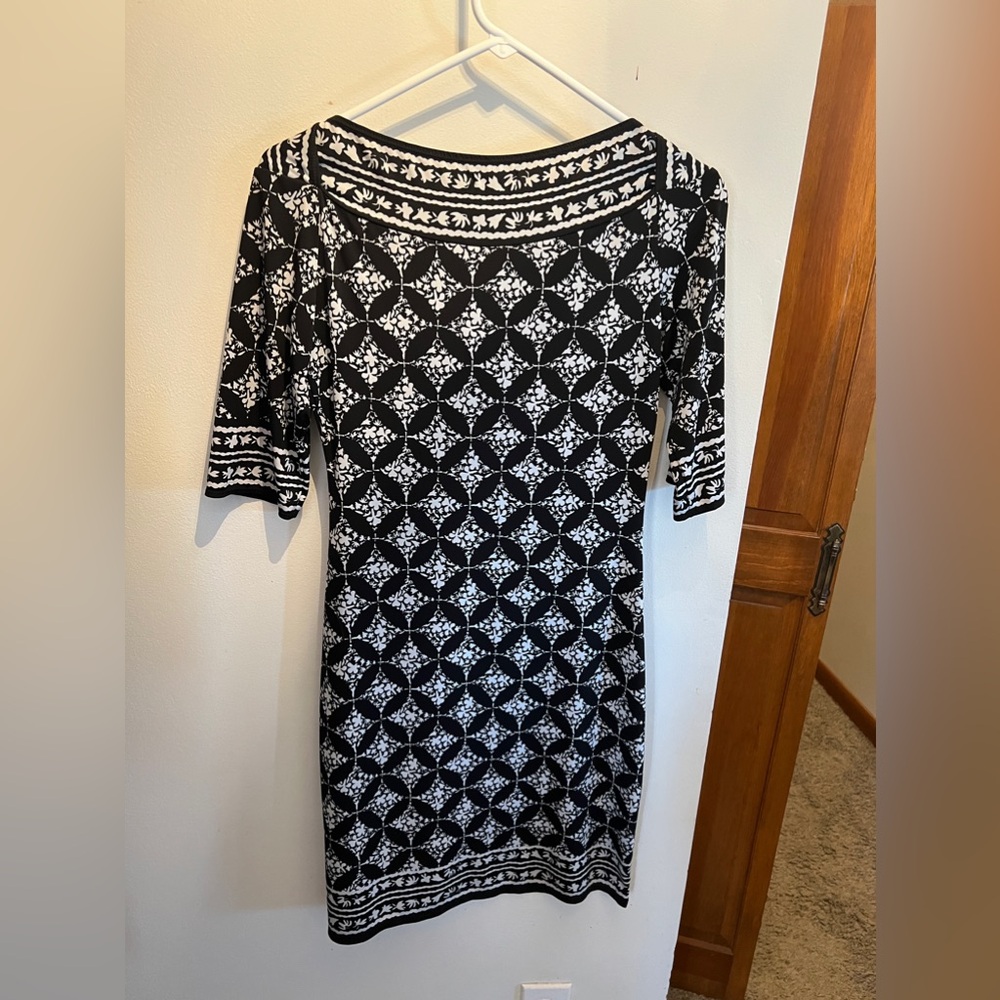Max Studio Black and White Patterned Dress